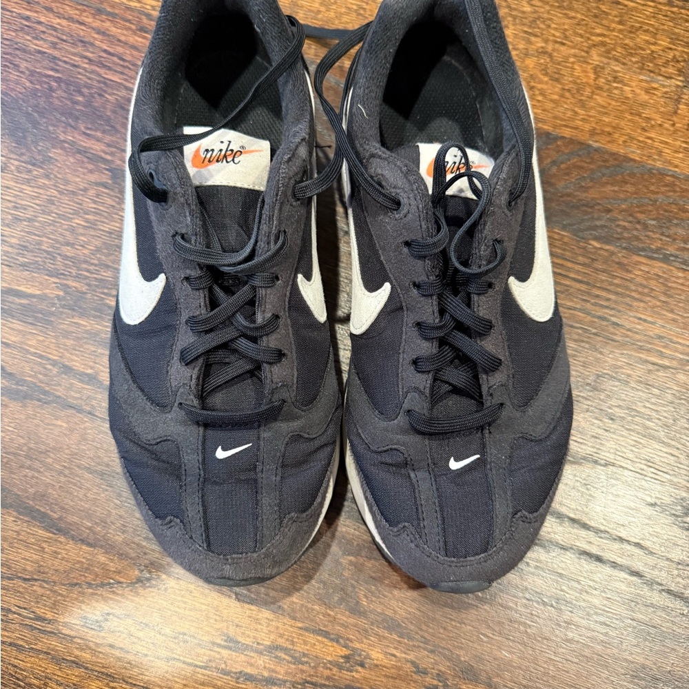 Nike womens Black and White Sneakers